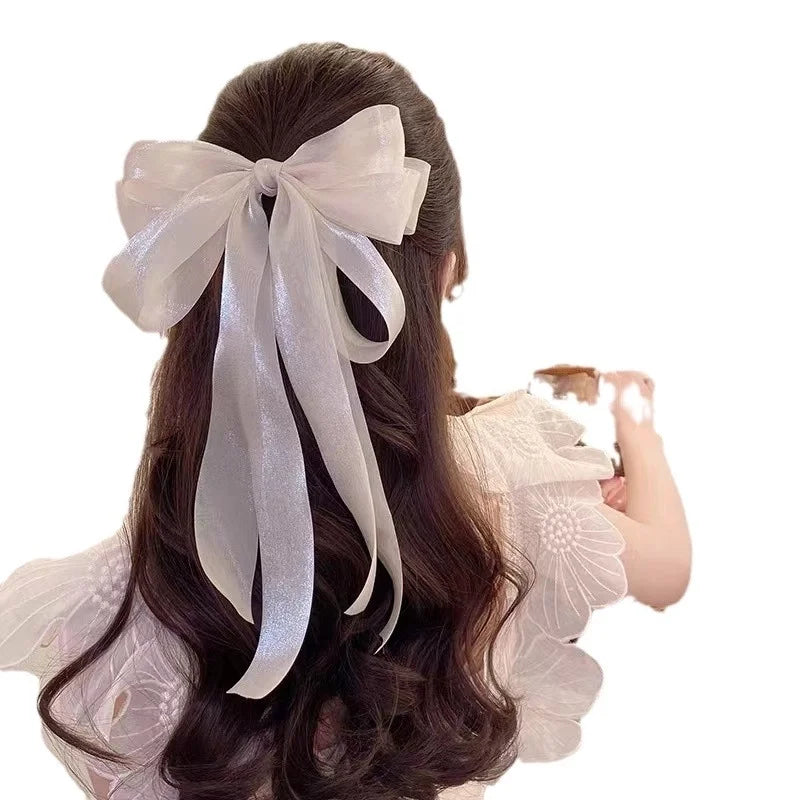 Barrette Nœud en Tissu – Charme & Légereté